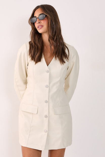 https://mediahub.prettylittlething.com/bgg27233_off%20white_xl_1
