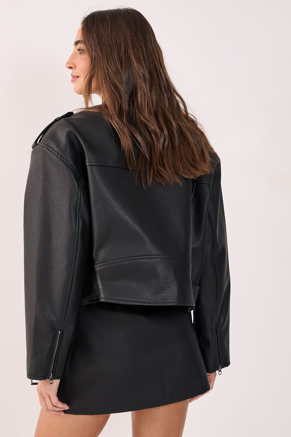 https://mediahub.prettylittlething.com/bgg27252_black_xl_2
