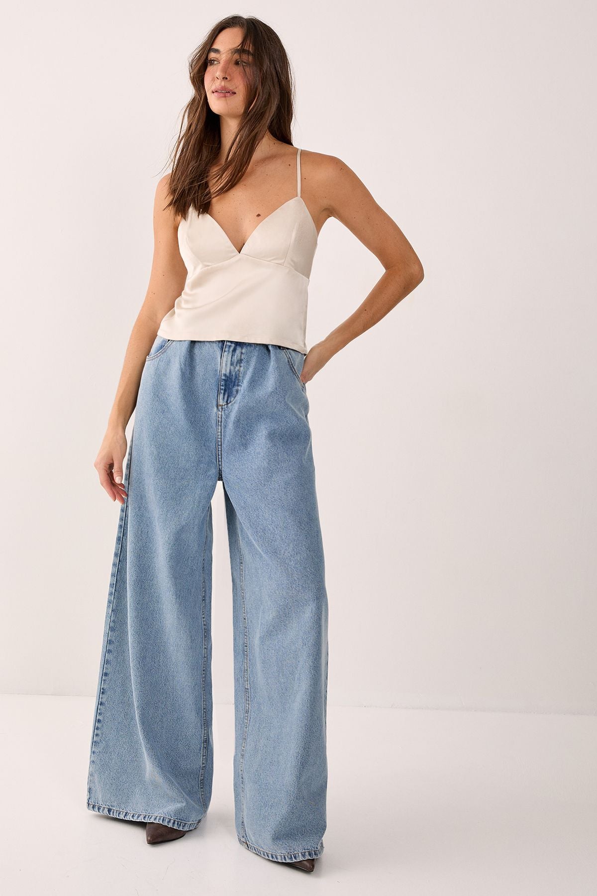 https://mediahub.prettylittlething.com/bgg27261_beige_xl_1