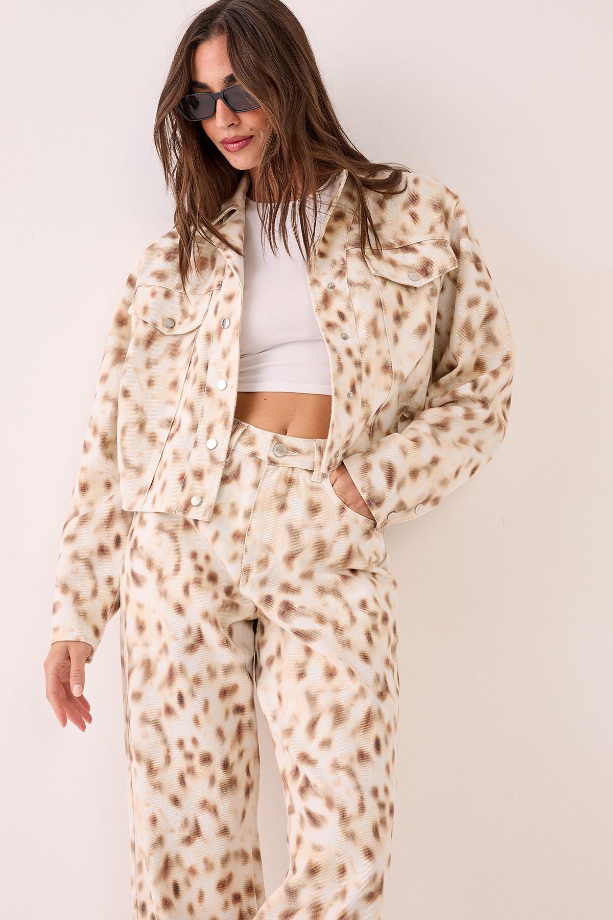 https://mediahub.prettylittlething.com/bgg27286_cream_xl