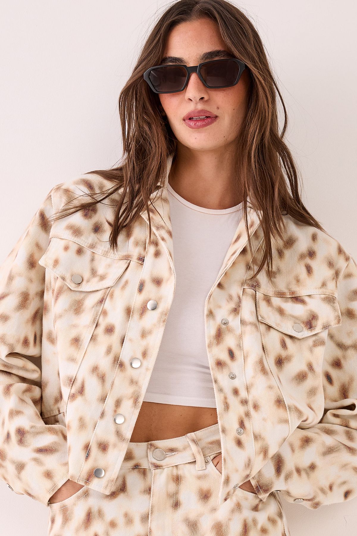 https://mediahub.prettylittlething.com/bgg27286_cream_xl_4