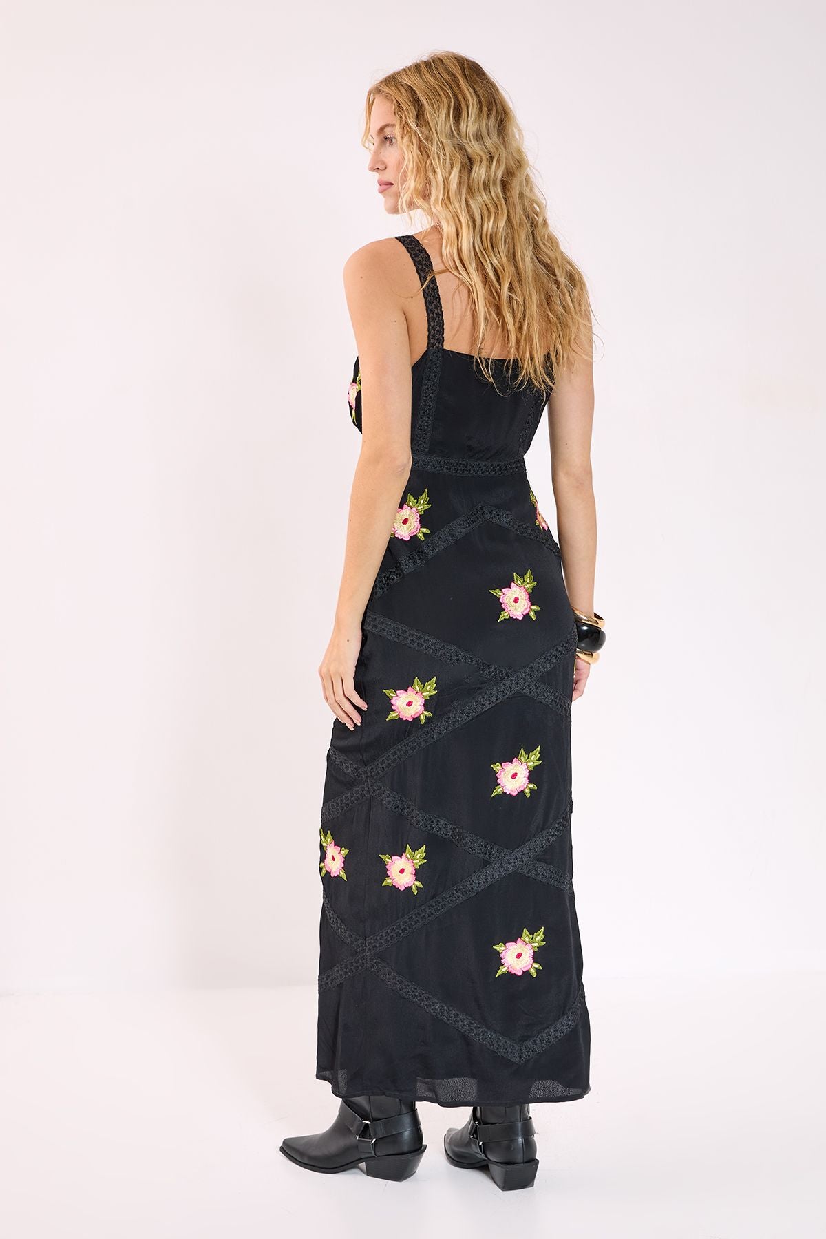 https://mediahub.prettylittlething.com/bgg27301_black_xl_3