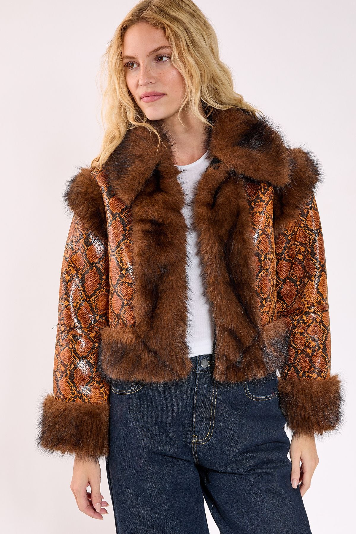 https://mediahub.prettylittlething.com/bgg27319_brown_xl