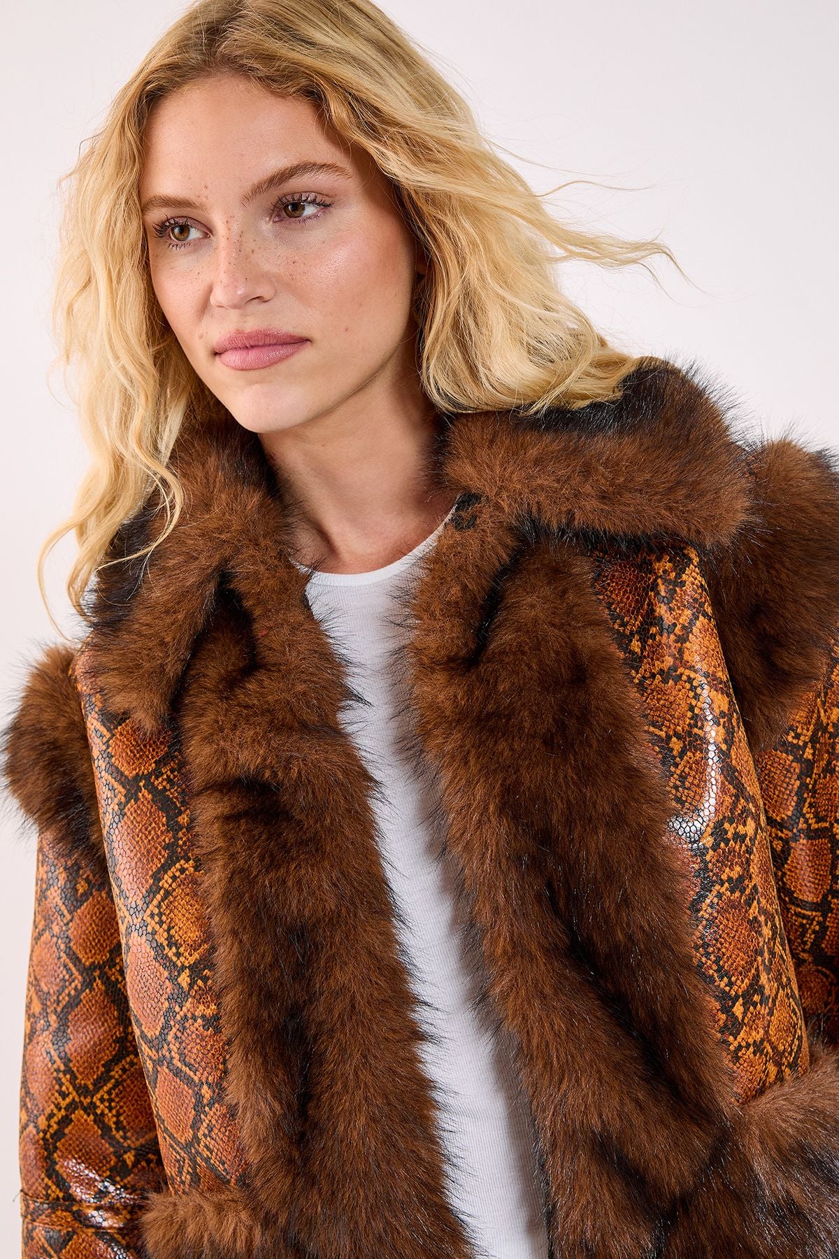 https://mediahub.prettylittlething.com/bgg27319_brown_xl_2