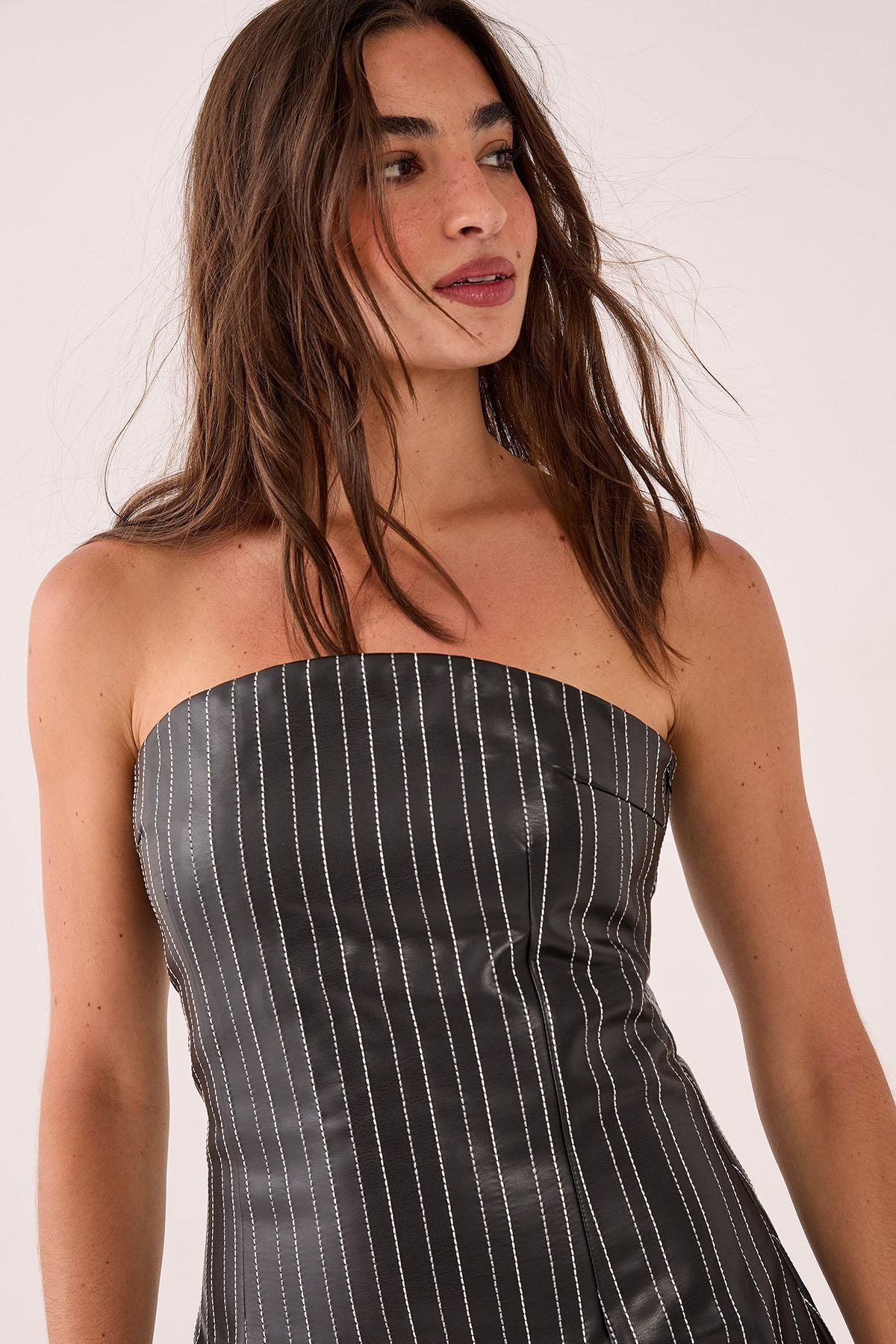 https://mediahub.prettylittlething.com/bgg27328_black_xl_2