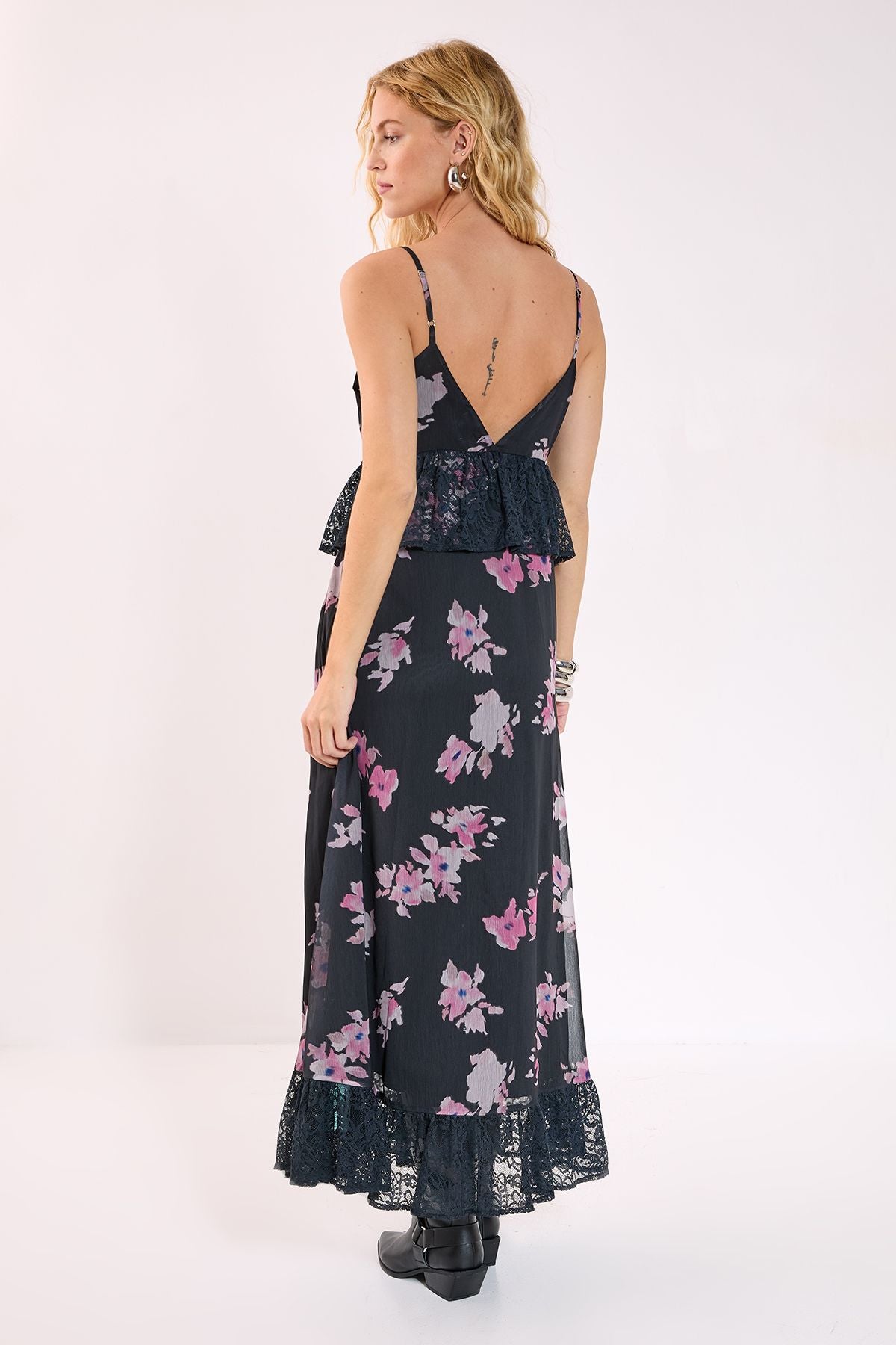 https://mediahub.prettylittlething.com/bgg27336_black_xl_4