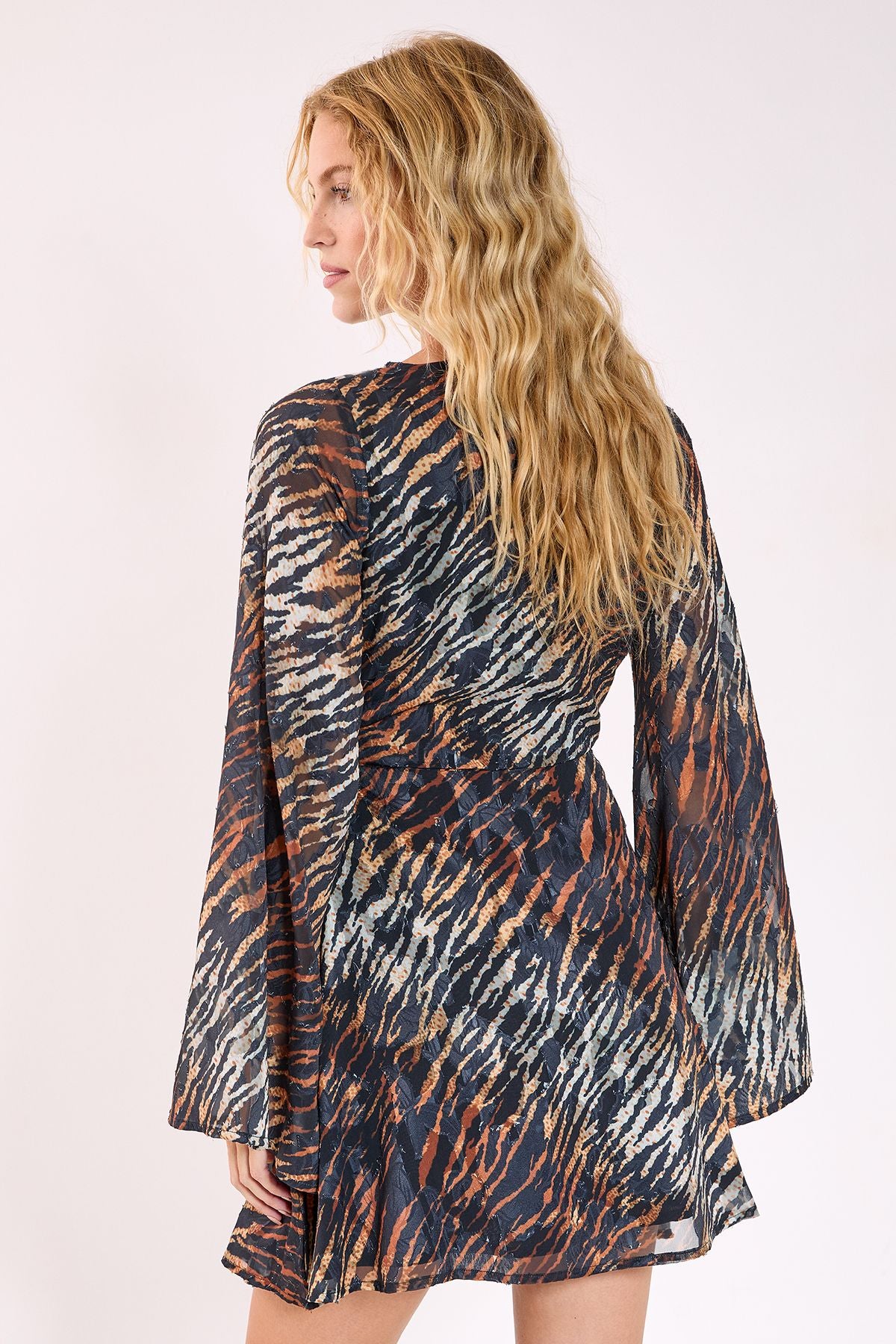 https://mediahub.prettylittlething.com/bgg27341_black_xl_3
