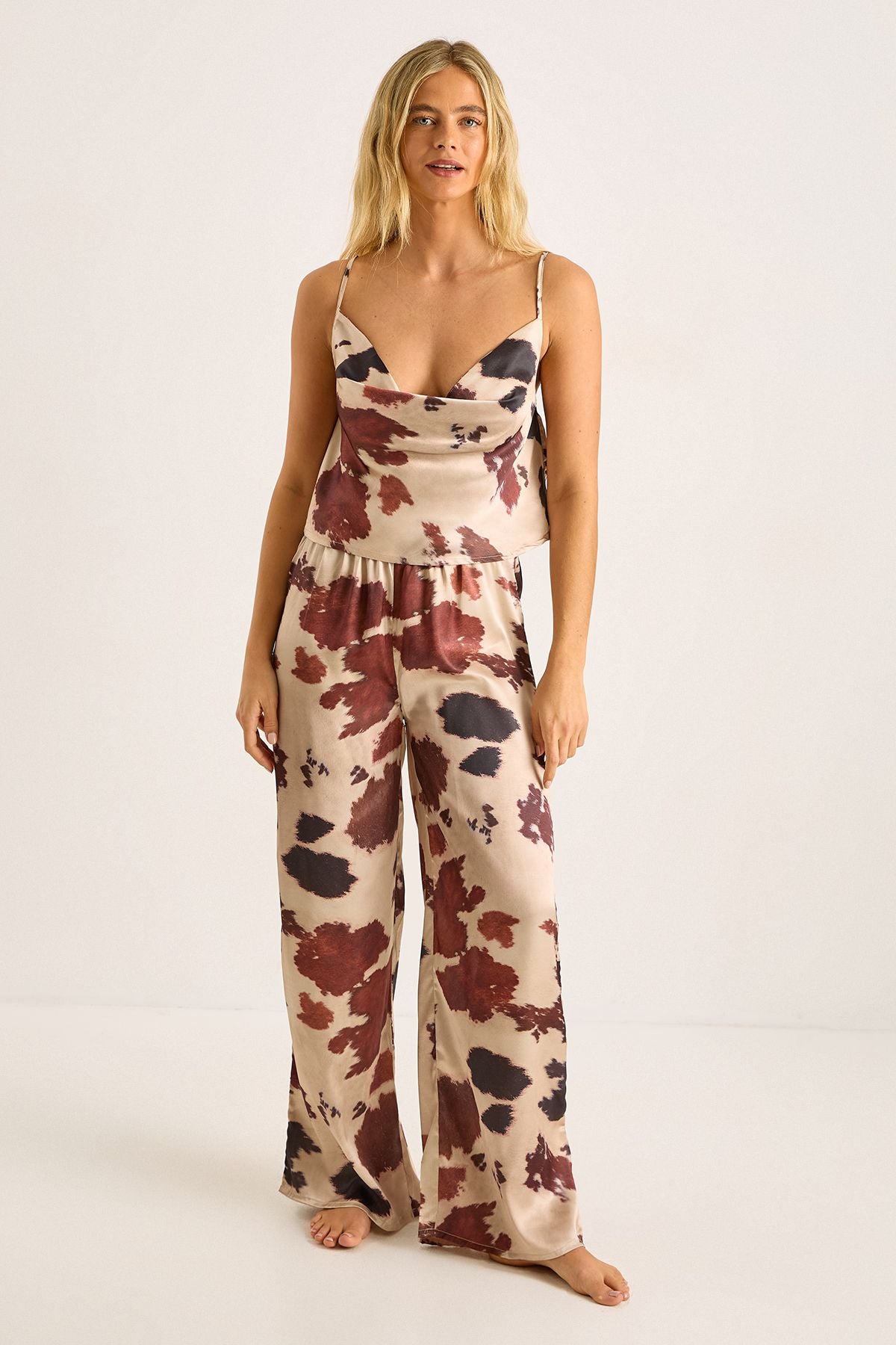 https://mediahub.prettylittlething.com/bgg27365_chocolate_xl_2