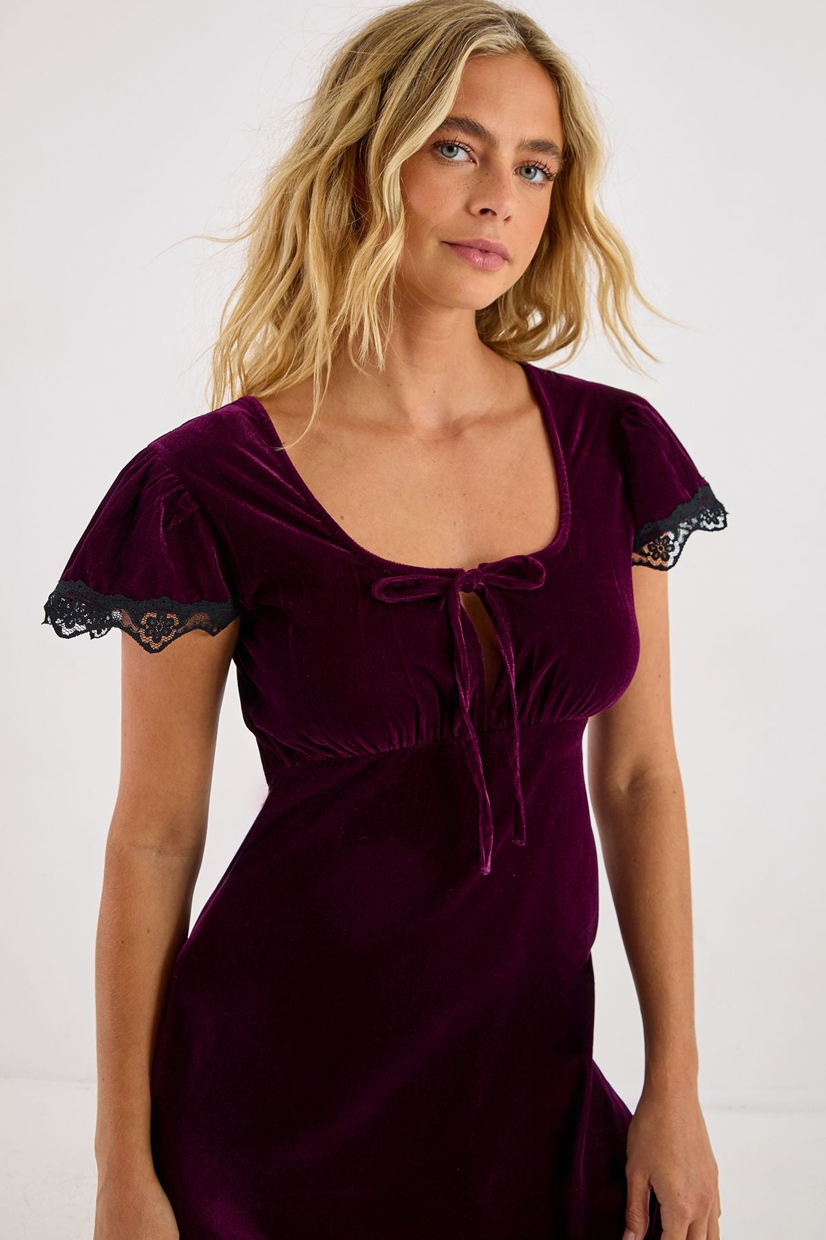 https://mediahub.prettylittlething.com/bgg27559_plum_xl_2
