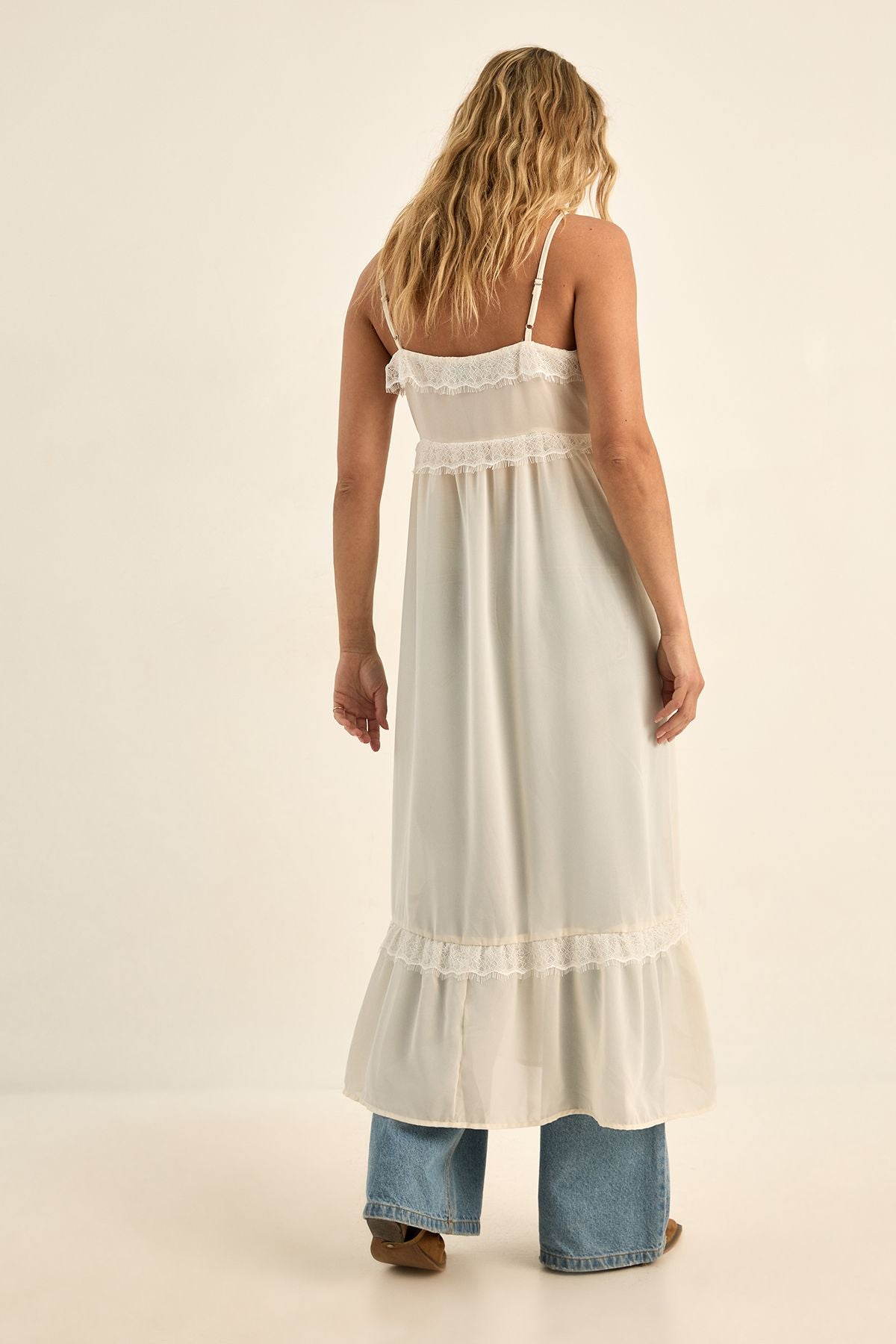 https://mediahub.prettylittlething.com/bgg27574_cream_xl_3