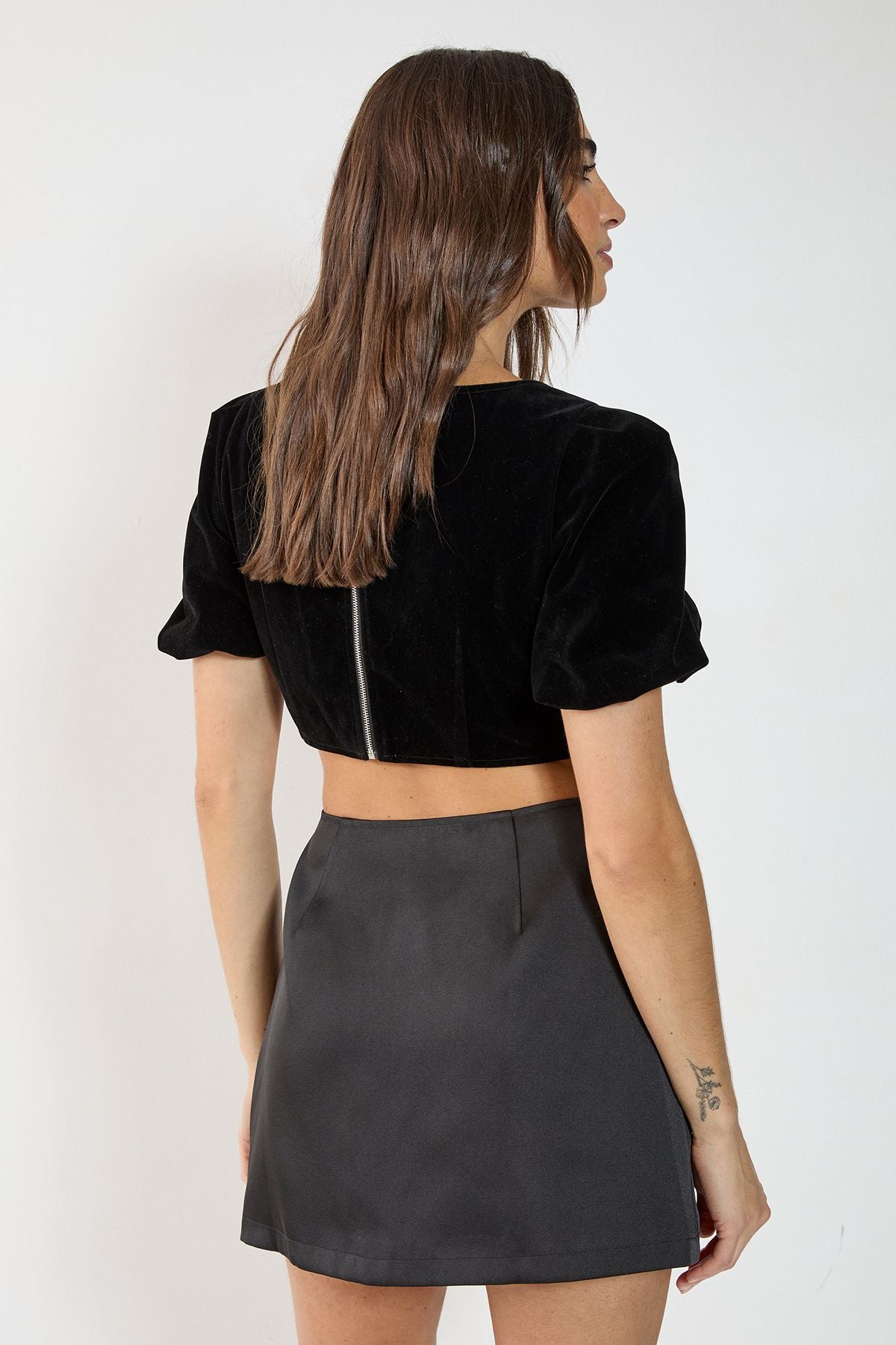 https://mediahub.prettylittlething.com/bgg27677_black_xl_3