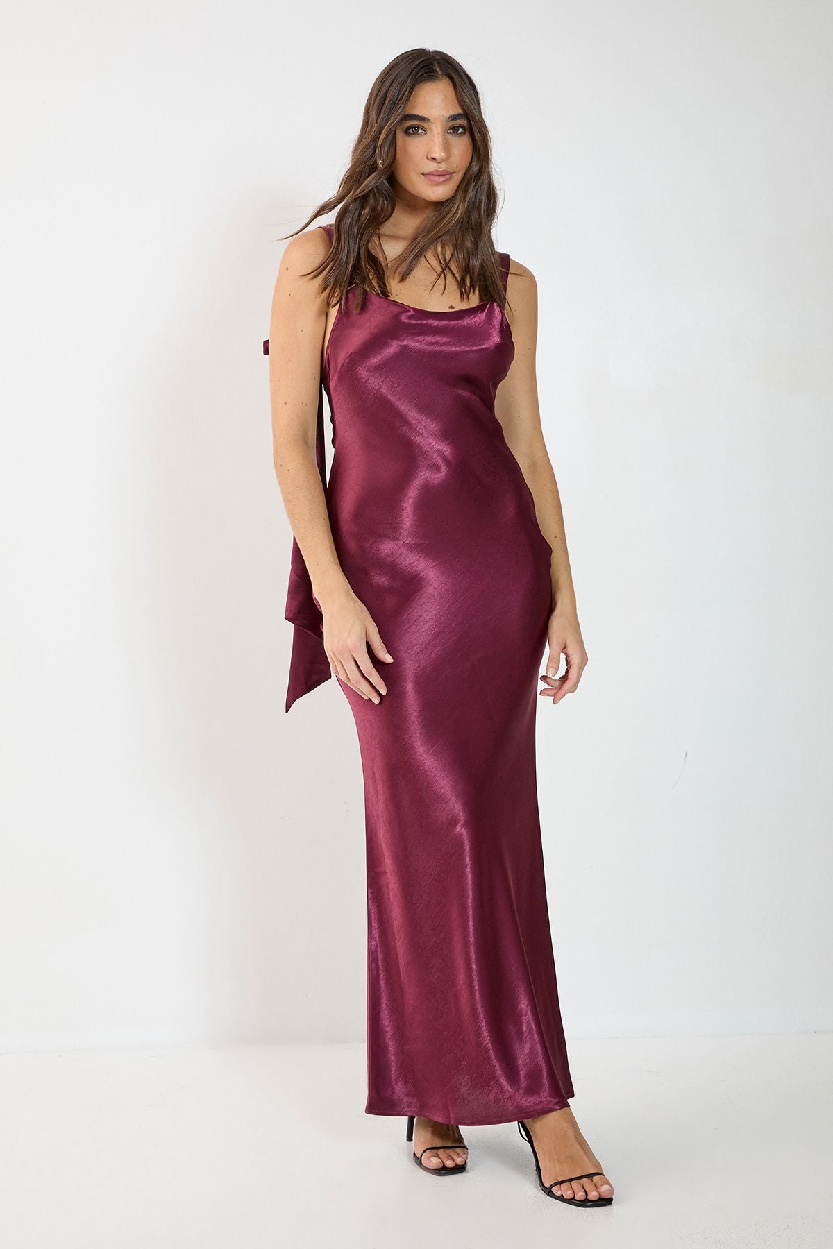 https://mediahub.prettylittlething.com/bgg27688_wine_xl