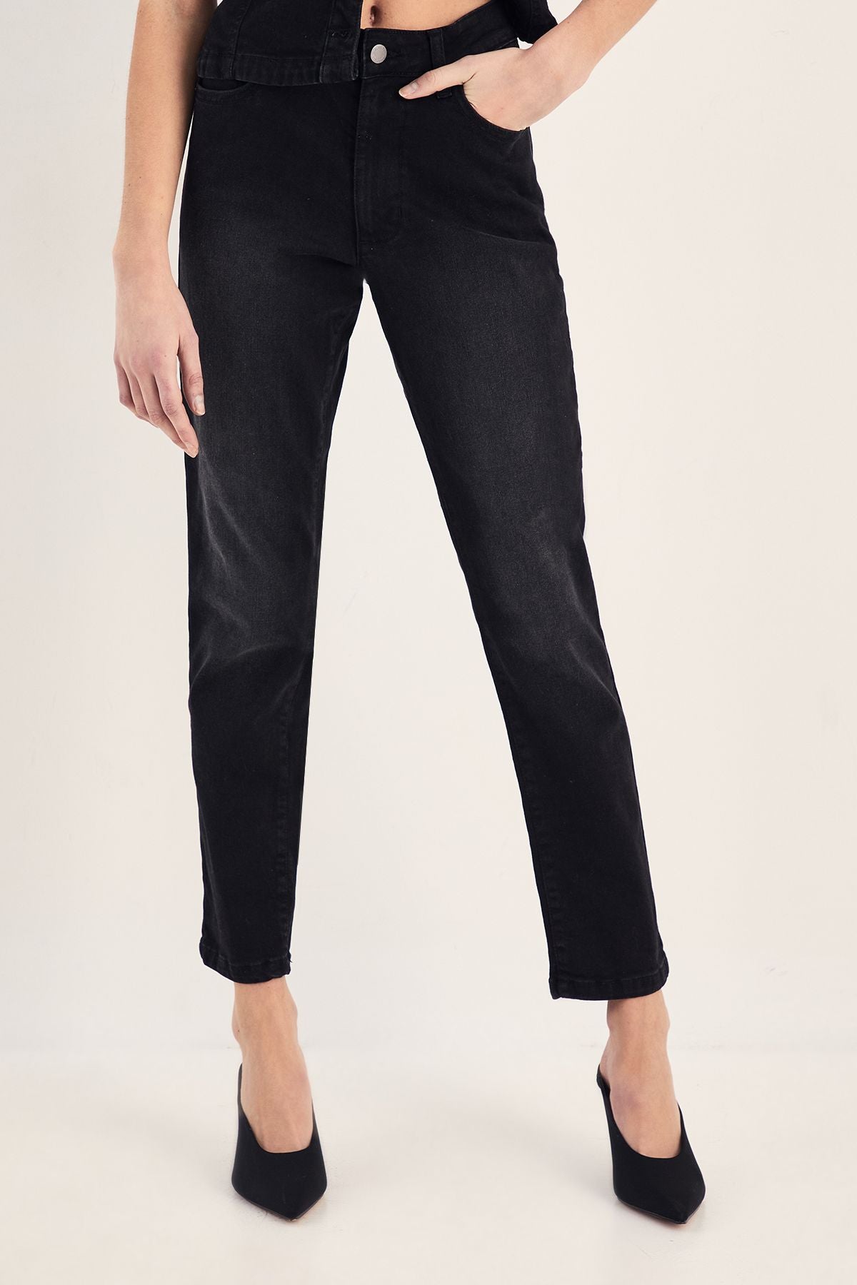 https://mediahub.prettylittlething.com/bgg27741_washed%20black_xl_1