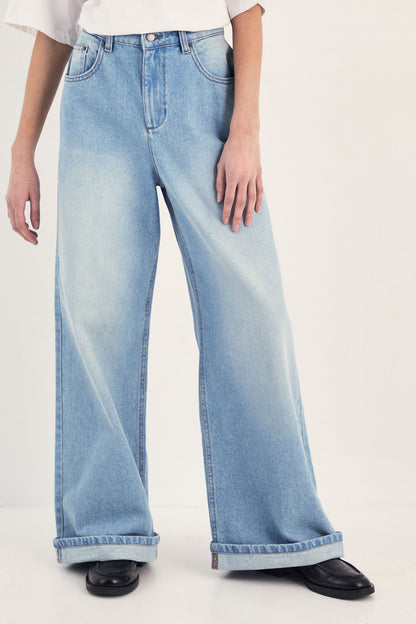 https://mediahub.prettylittlething.com/bgg27742_pale%20wash_xl_1
