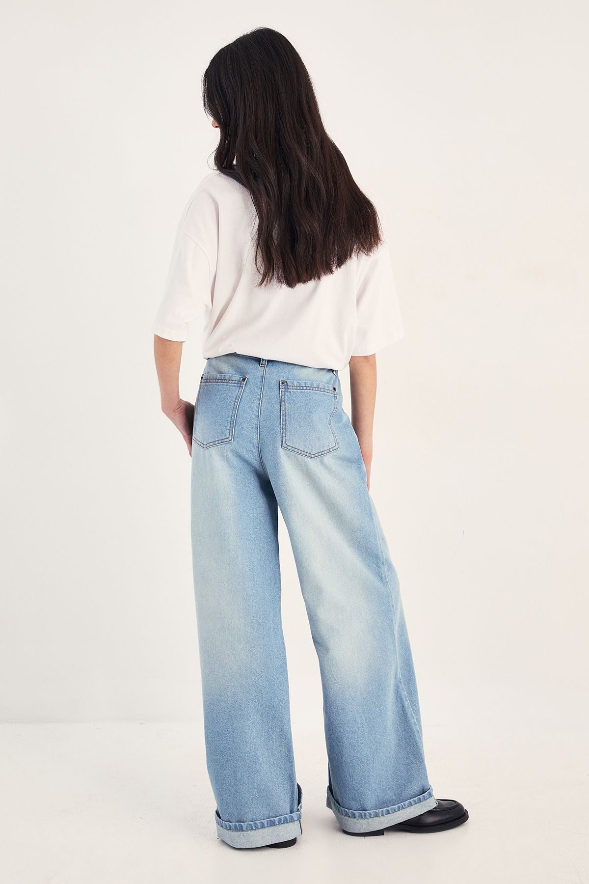https://mediahub.prettylittlething.com/bgg27742_pale%20wash_xl_3