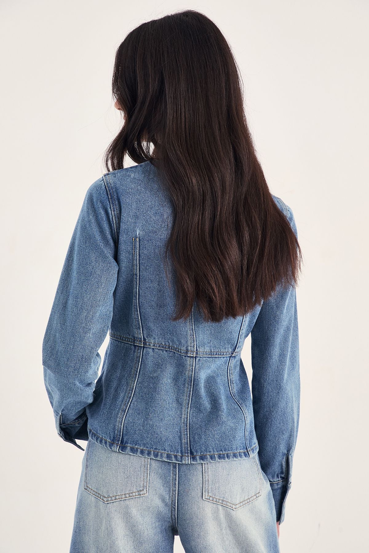 https://mediahub.prettylittlething.com/bgg27772_vintage%20wash_xl_3