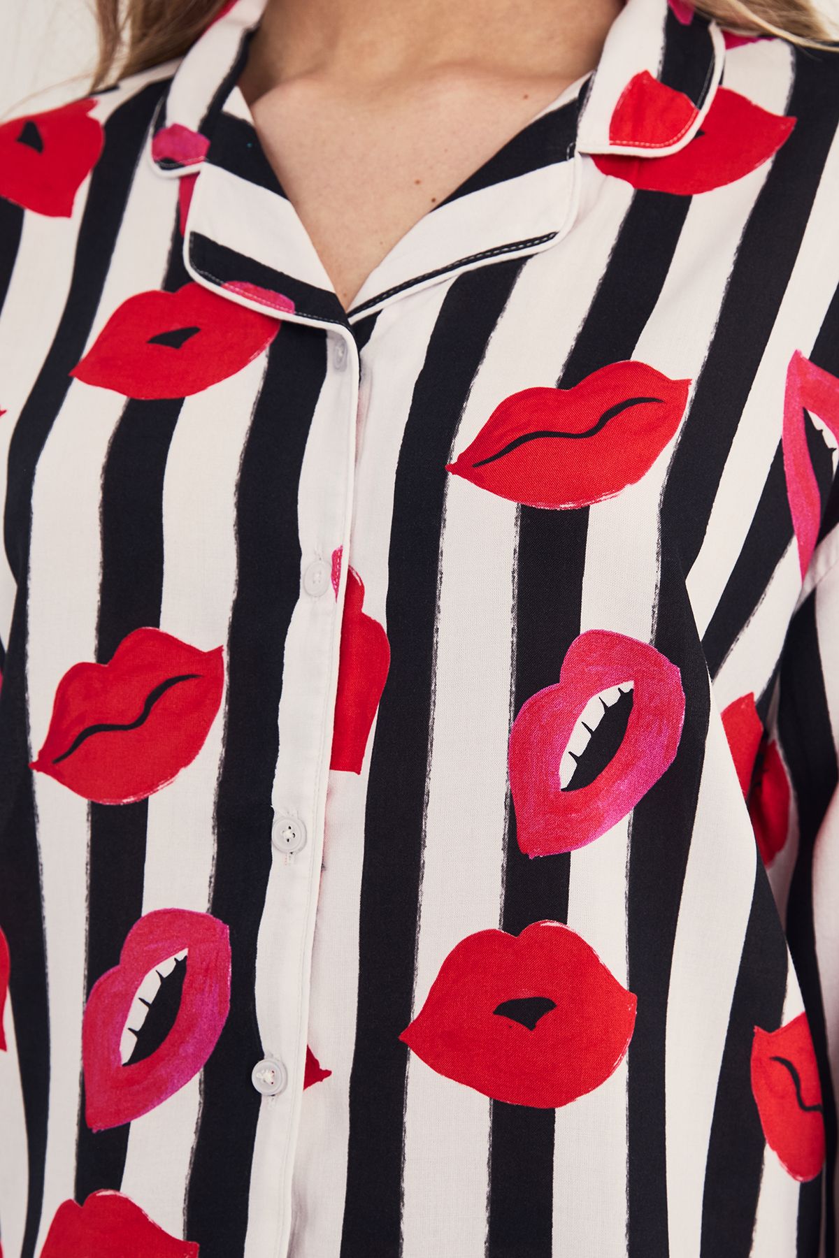 https://mediahub.prettylittlething.com/bgg27796_red_xl_2