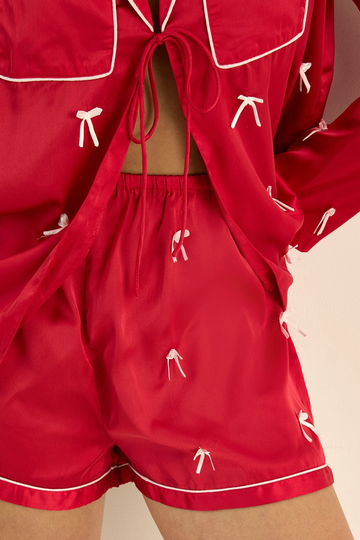 https://mediahub.prettylittlething.com/bgg27797_red_xl_2