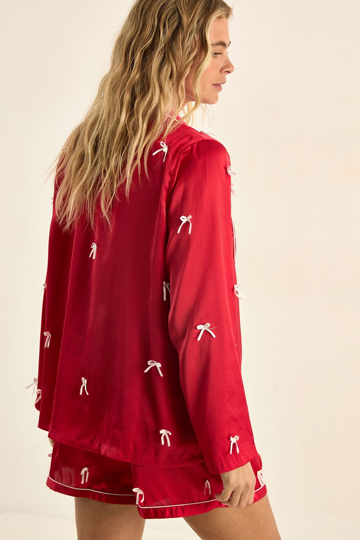 https://mediahub.prettylittlething.com/bgg27797_red_xl_3