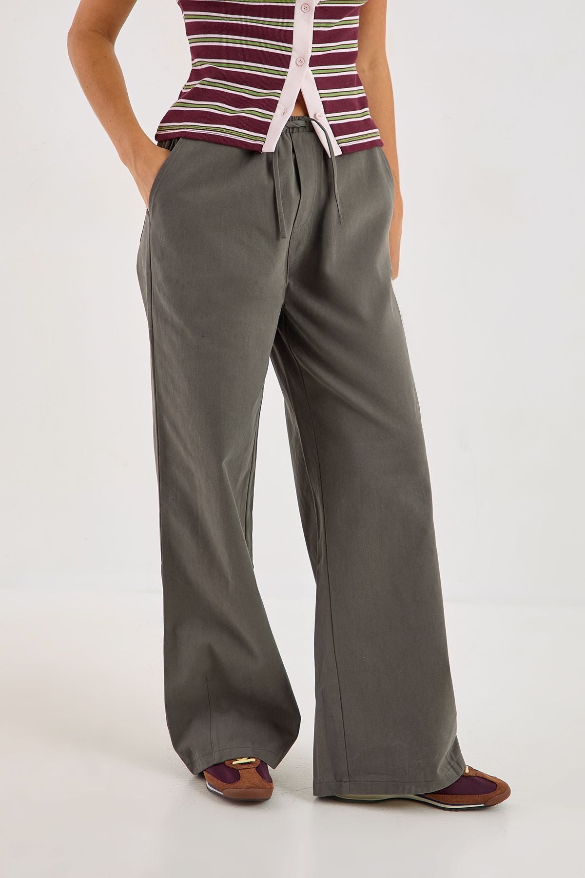 https://mediahub.prettylittlething.com/bgg27812_khaki_xl_1