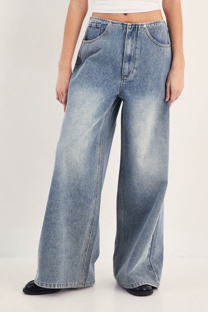 https://mediahub.prettylittlething.com/bgg27831_vintage%20wash_xl_1