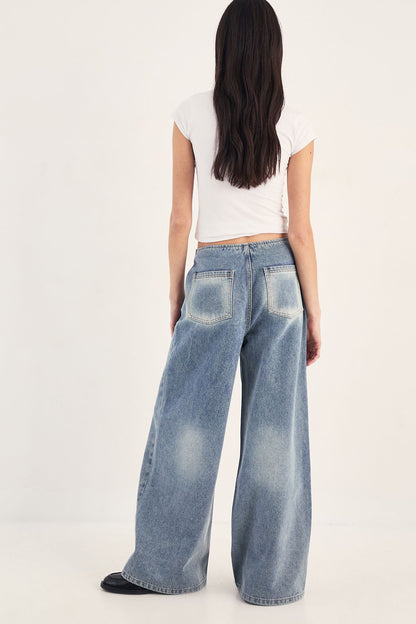 https://mediahub.prettylittlething.com/bgg27831_vintage%20wash_xl_3