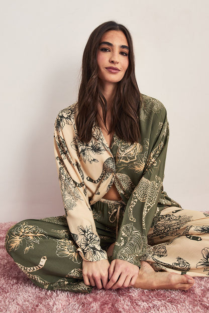 https://mediahub.prettylittlething.com/bgg27844_khaki_xl