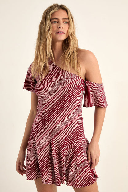 https://mediahub.prettylittlething.com/bgg27848_red_xl