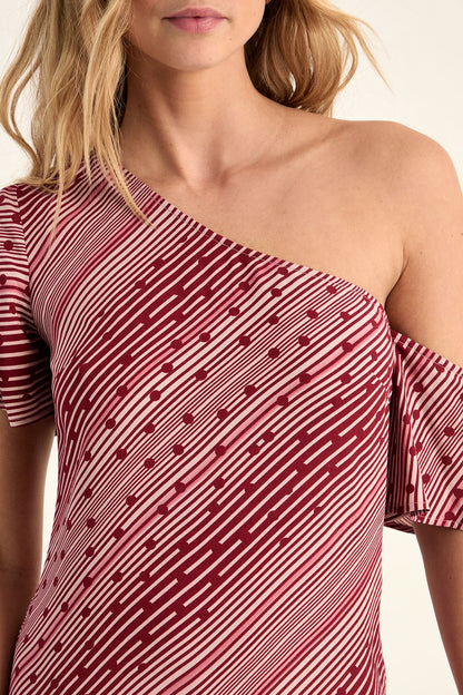 https://mediahub.prettylittlething.com/bgg27848_red_xl_2