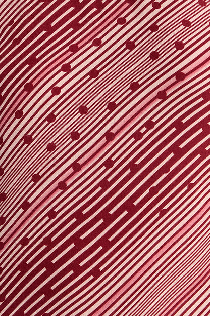 https://mediahub.prettylittlething.com/bgg27848_red_xl_4
