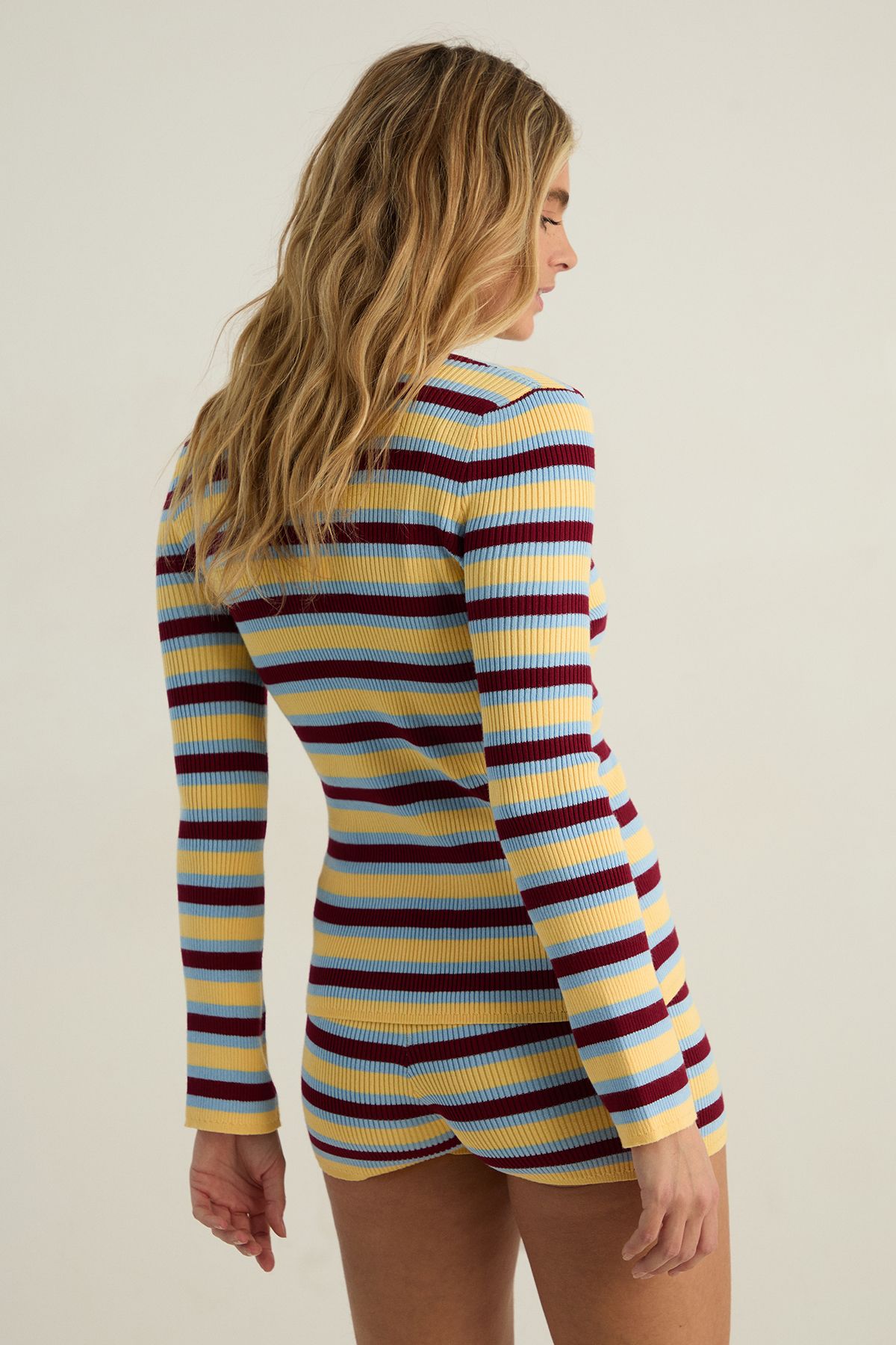 https://mediahub.prettylittlething.com/bgg27857_yellow_xl_3