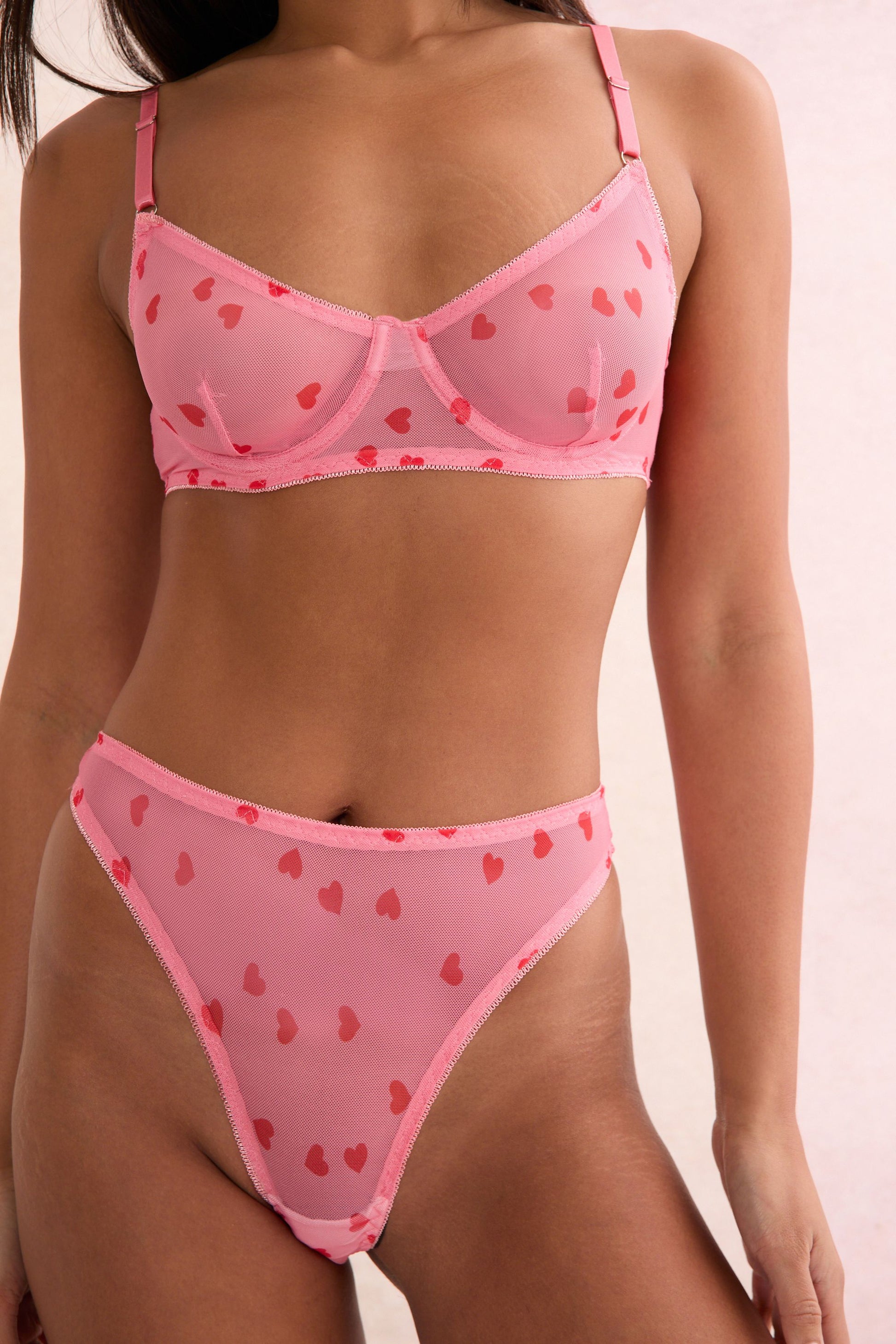 https://mediahub.prettylittlething.com/bgg27877_pink_xl_1