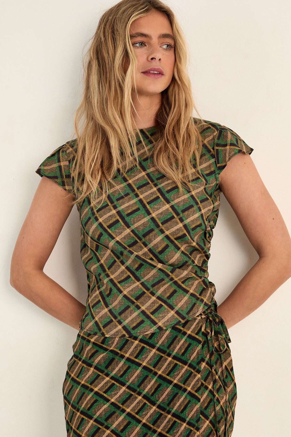 https://mediahub.prettylittlething.com/bgg27898_green_xl