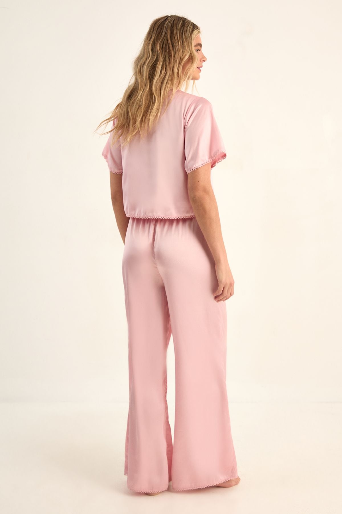 https://mediahub.prettylittlething.com/bgg27938_pink_xl_3