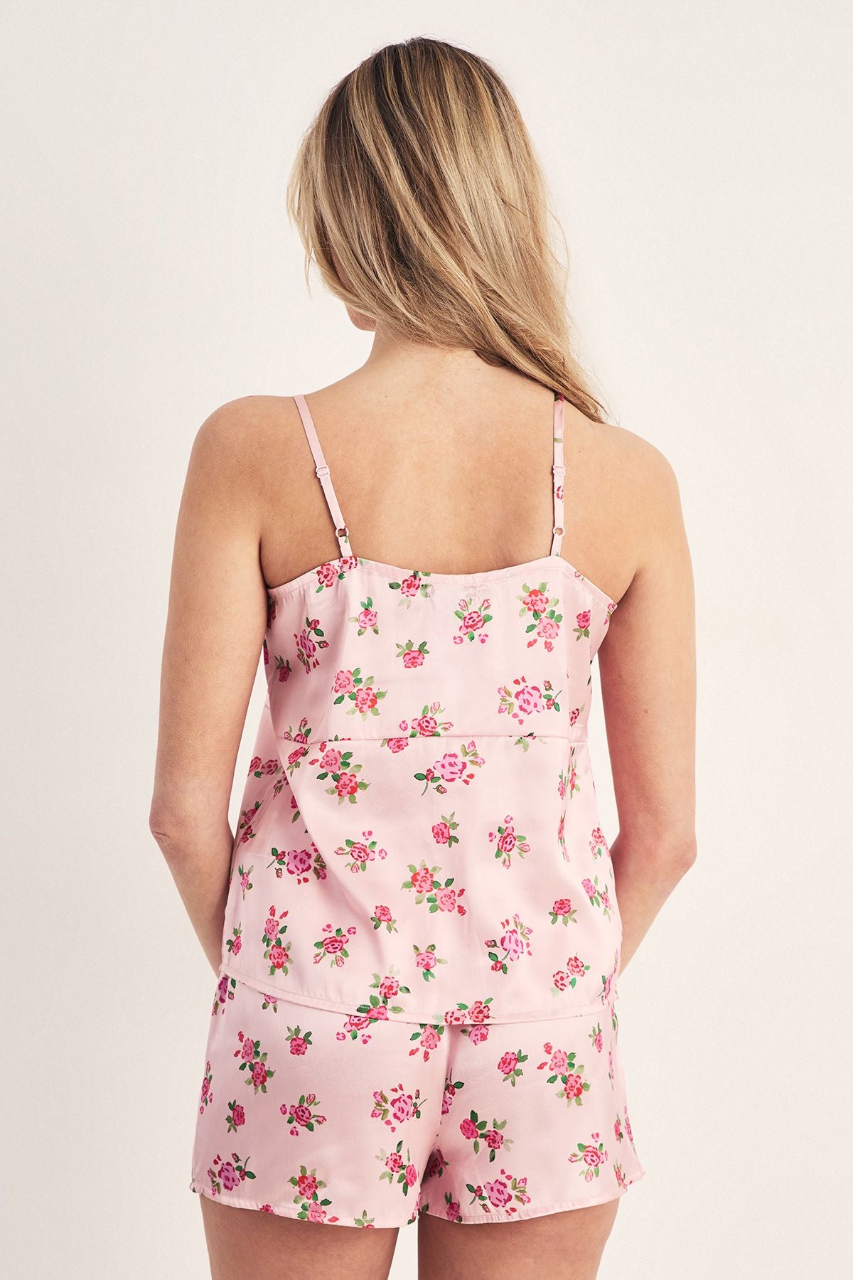 https://mediahub.prettylittlething.com/bgg27991_pink_xl_2