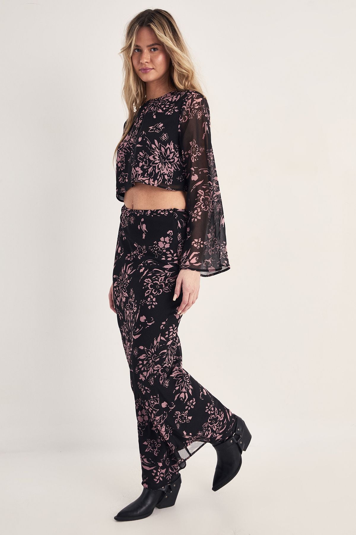https://mediahub.prettylittlething.com/bgg28013_black_xl