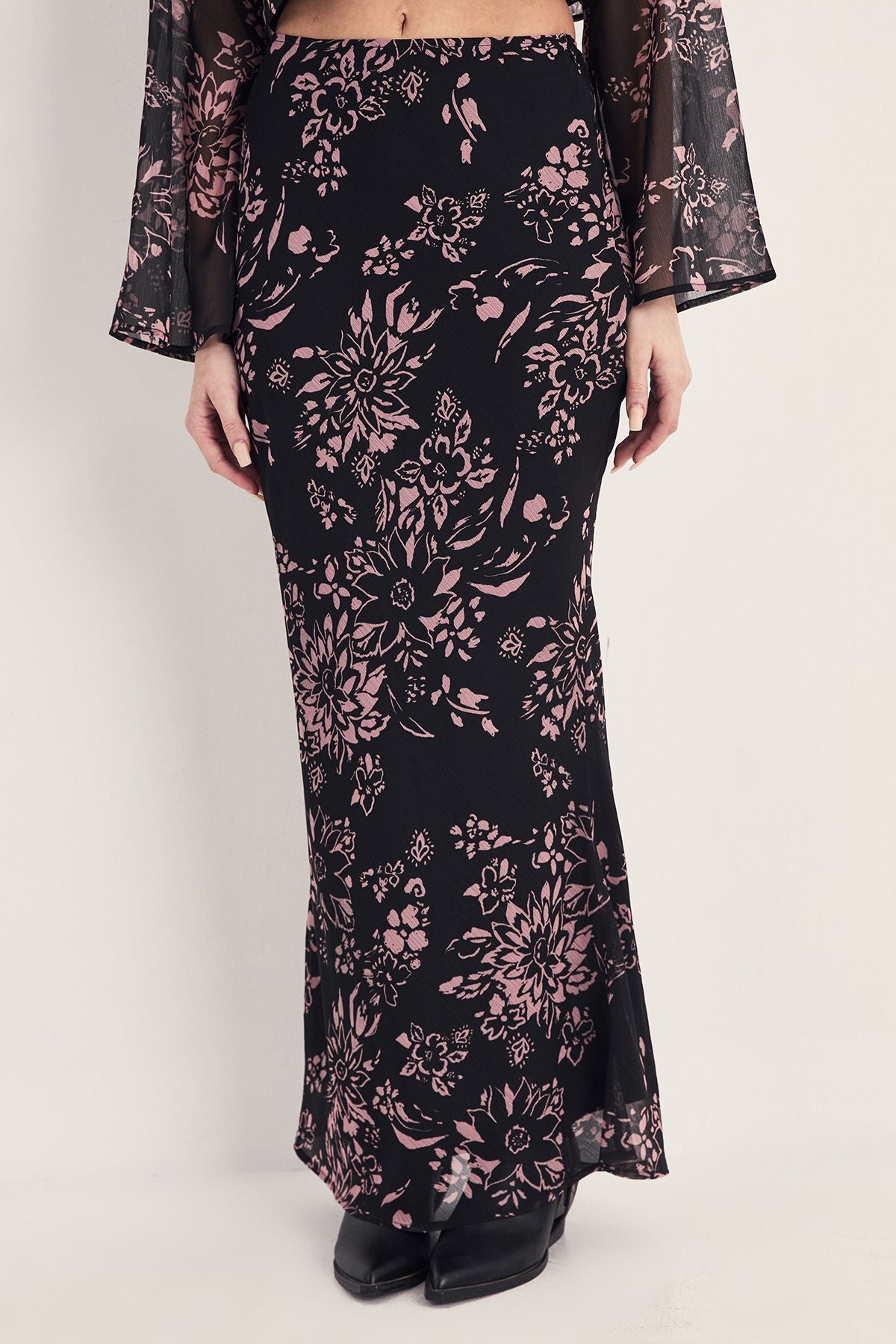 https://mediahub.prettylittlething.com/bgg28013_black_xl_1