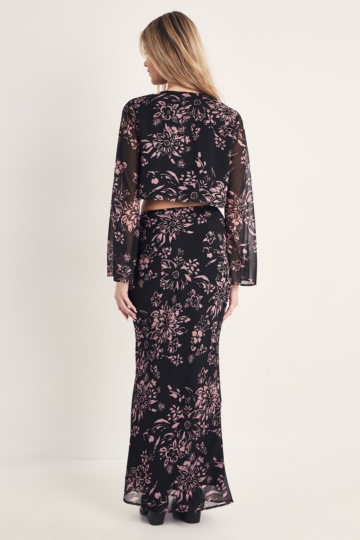 https://mediahub.prettylittlething.com/bgg28013_black_xl_3