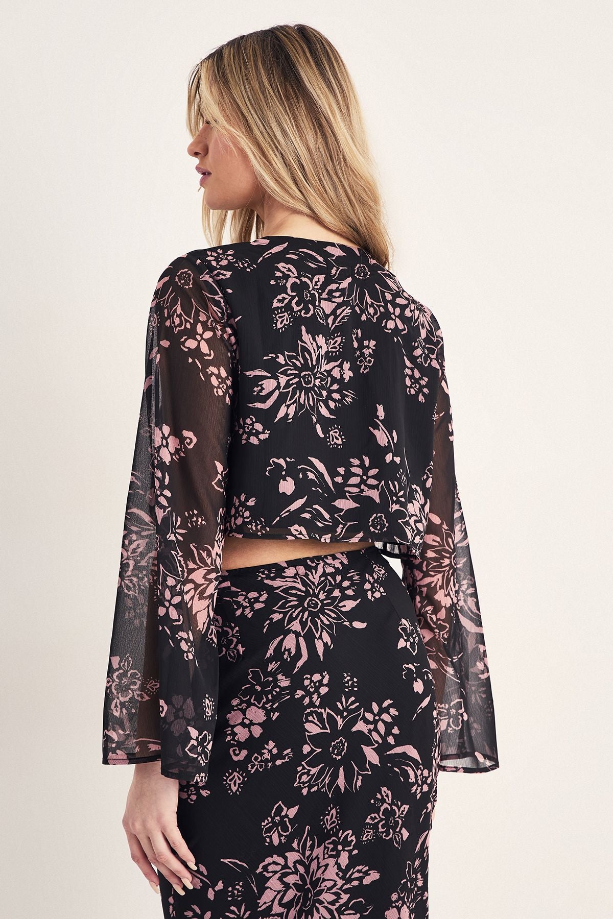 https://mediahub.prettylittlething.com/bgg28014_black_xl_2