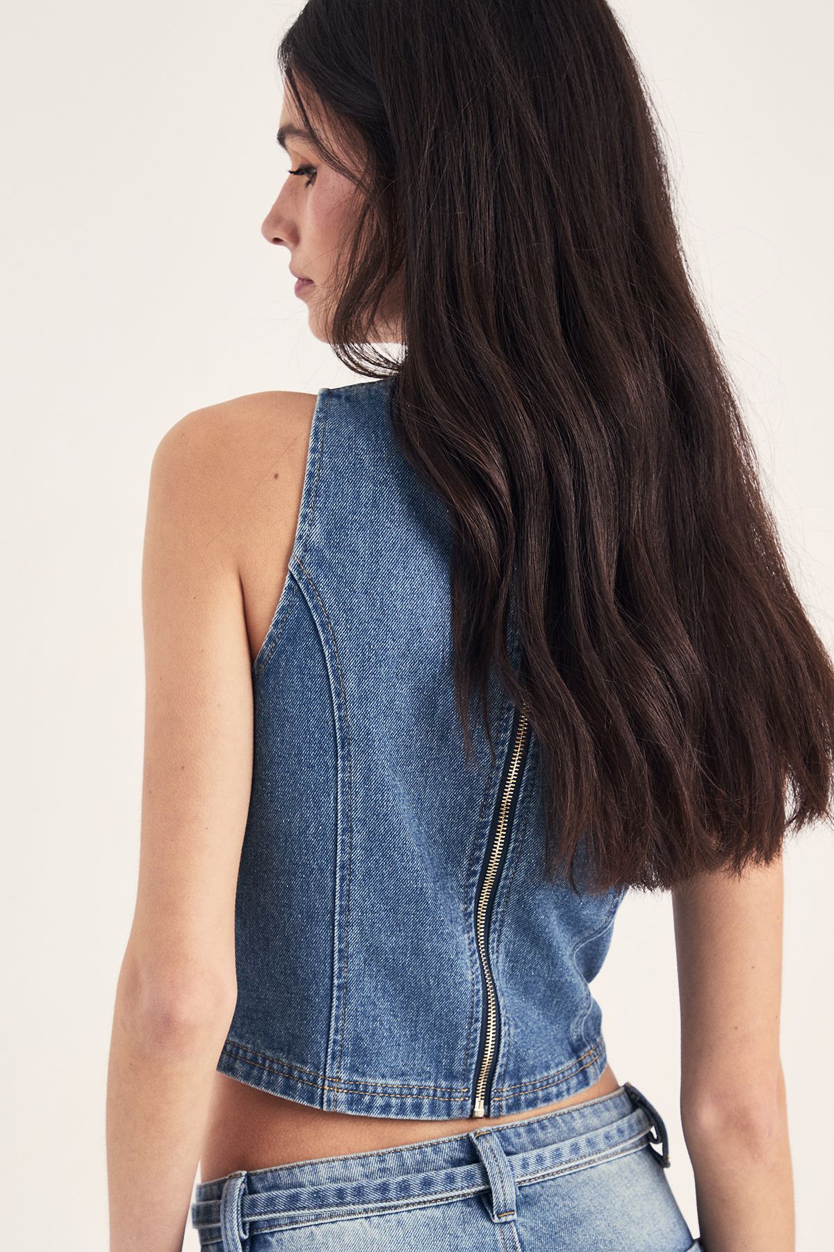 https://mediahub.prettylittlething.com/bgg28154_vintage%20wash_xl_3