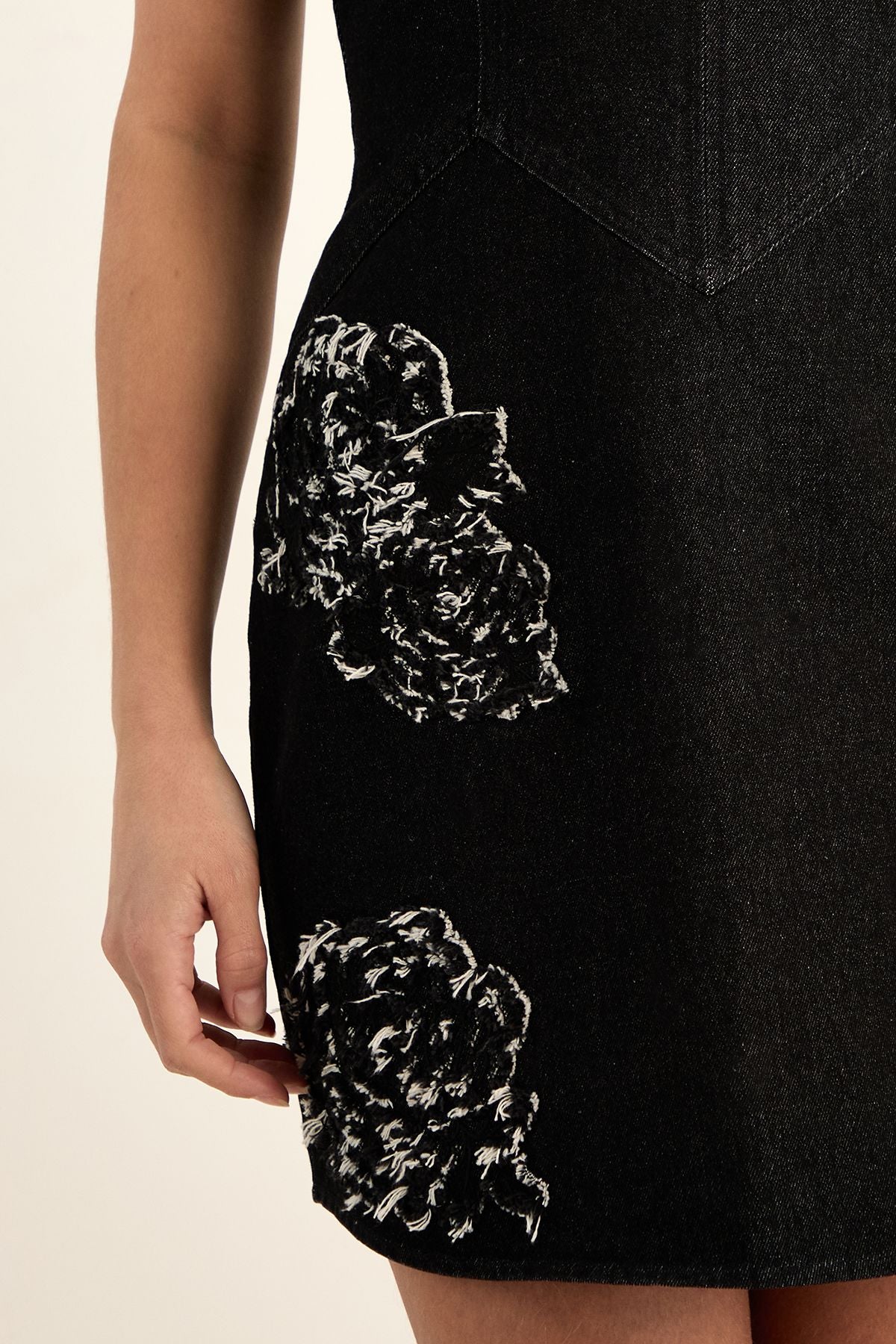 https://mediahub.prettylittlething.com/bgg28176_washed%20black_xl_4