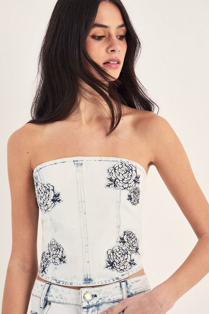 https://mediahub.prettylittlething.com/bgg28179_bleach%20wash_xl