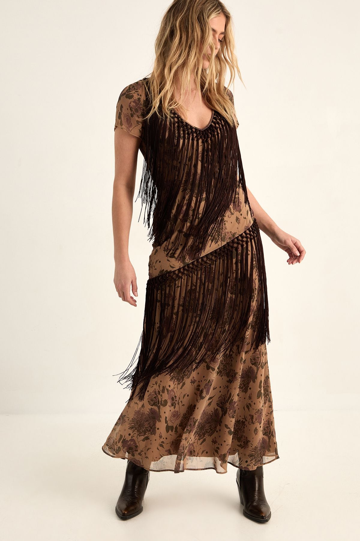 https://mediahub.prettylittlething.com/bgg28196_beige_xl_2