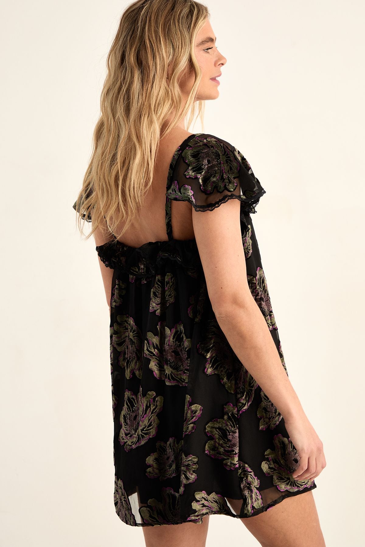 https://mediahub.prettylittlething.com/bgg28233_black_xl_3