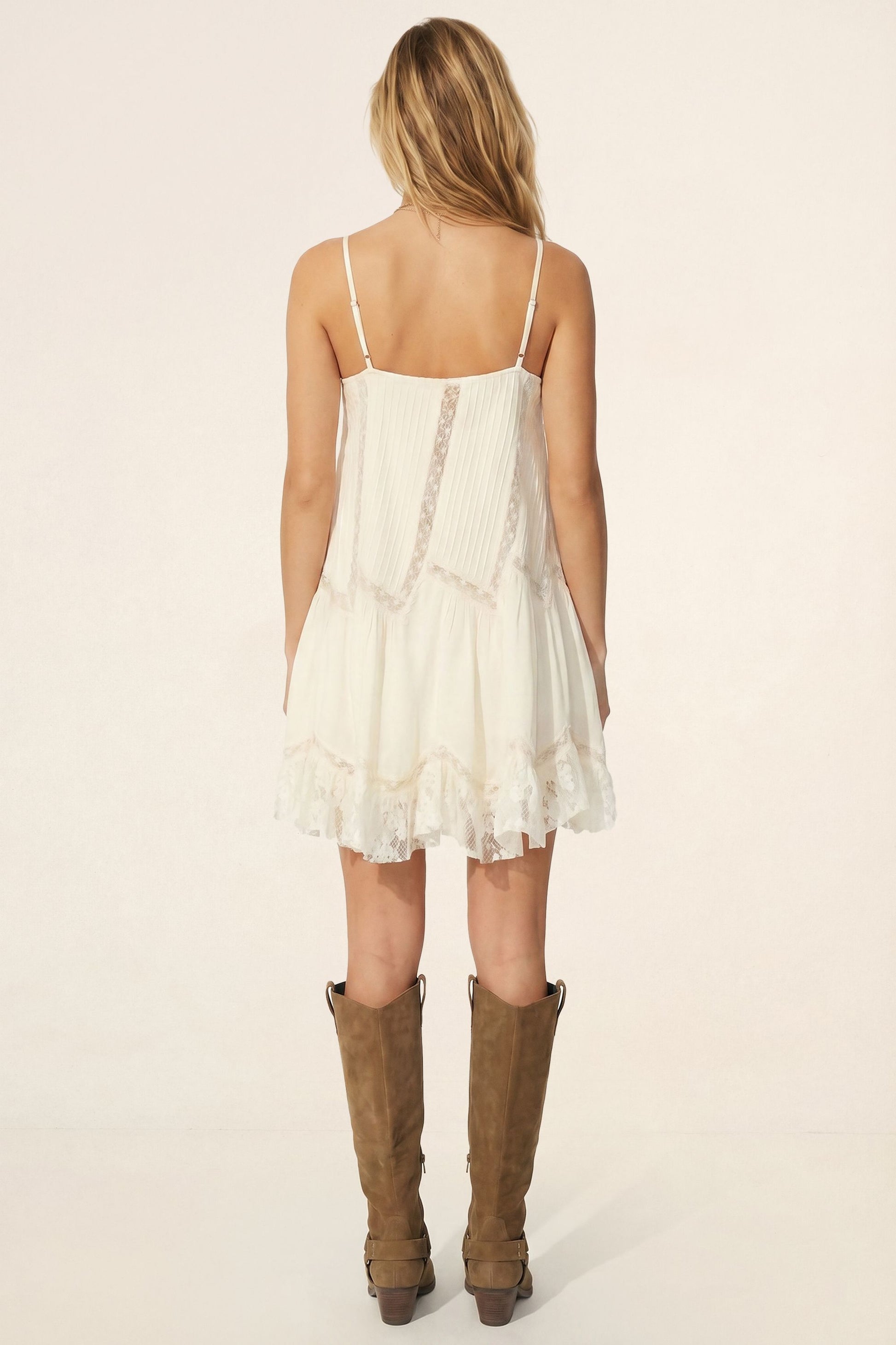 https://mediahub.prettylittlething.com/bgg28279_cream_xl_2