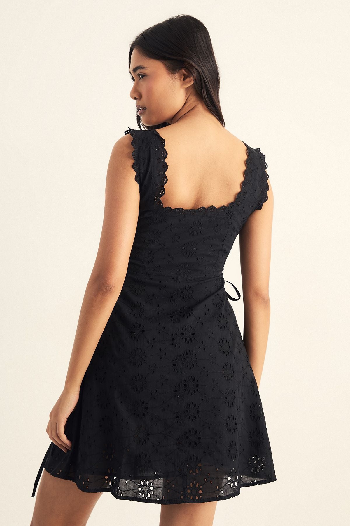 https://mediahub.prettylittlething.com/bgg28285_black_xl_3