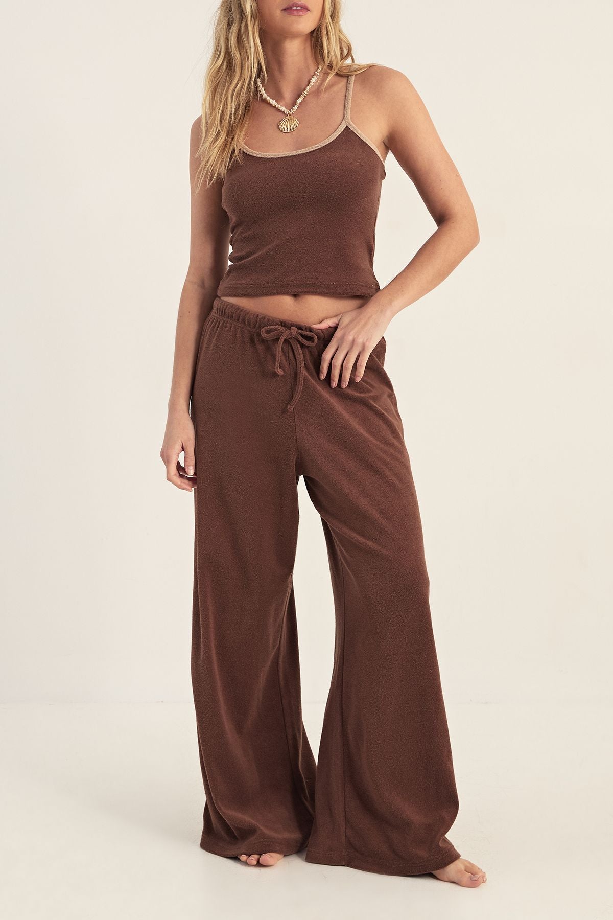https://mediahub.prettylittlething.com/bgg28294_chocolate_xl_1