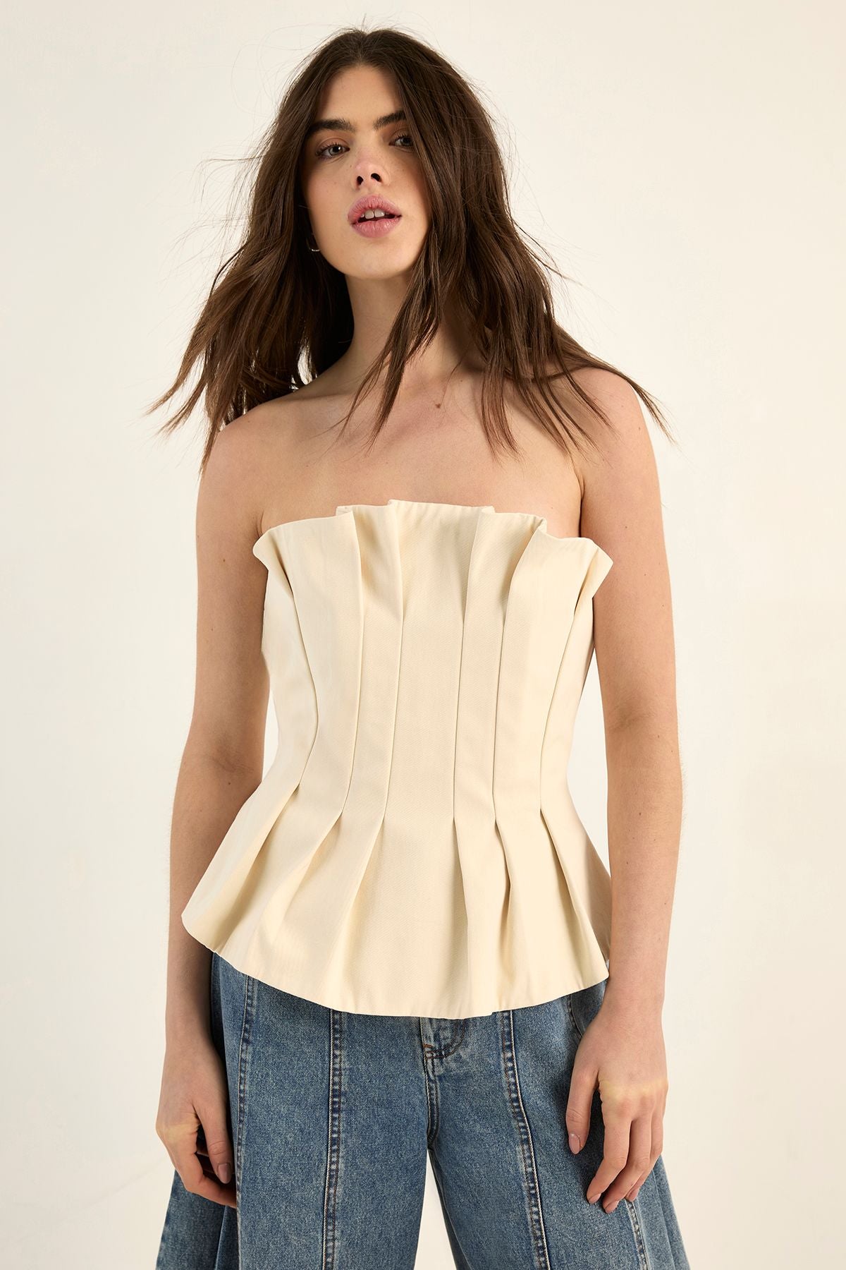 https://mediahub.prettylittlething.com/bgg28358_ivory_xl