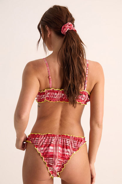 https://mediahub.prettylittlething.com/bgg28485_red_xl_3