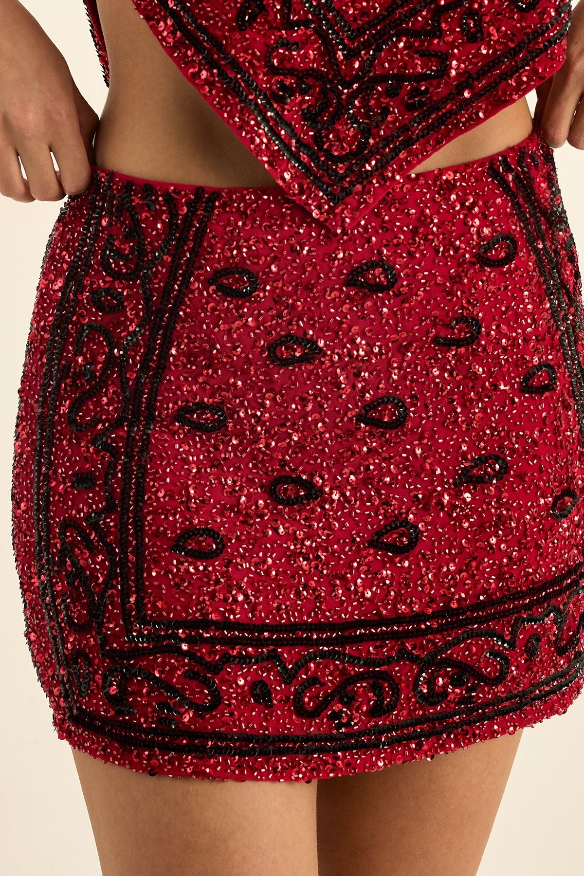 https://mediahub.prettylittlething.com/bgg28504_red_xl_1